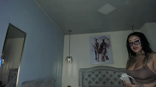 ayshel   online show from 10/27/25, 08:35