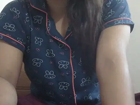 shekira99 online show from 11/02/25, 05:32