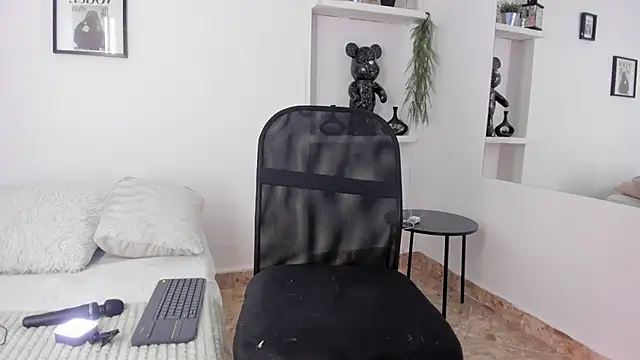 valerycolins online show from 09/19/25, 02:13