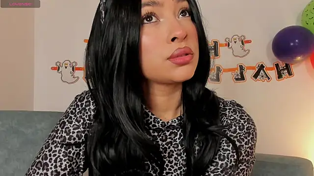 valerycolins online show from 10/27/25, 04:05