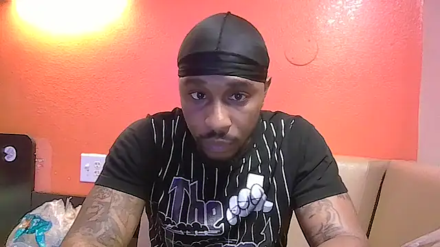 Snapshot of Stressreliever82 chatting on 03/23/25, 02:37 Stressreliever82 online show from 03/23/25, 02:37