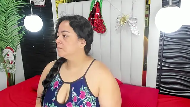 lucia vonne  online show from 12/14/24, 11:29