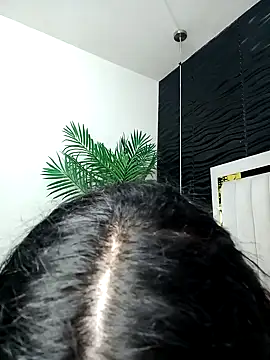 lucia vonne  online show from 02/08/25, 12:17