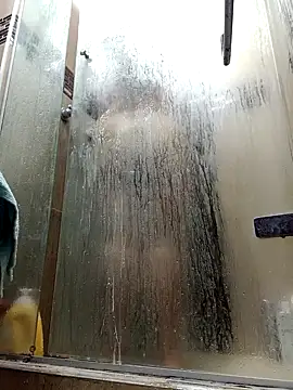 lucia vonne  online show from 12/02/25, 11:26