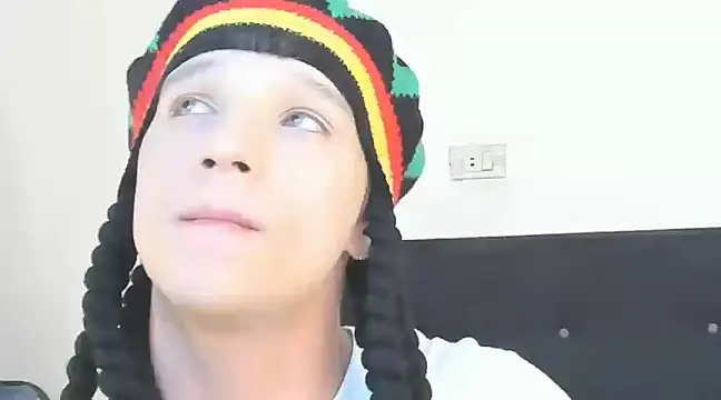 Snapshot of angelcortes chatting on 12/06/24, 04:14 angelcortes online show from 12/06/24, 04:14