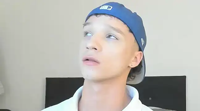 Snapshot of angelcortes chatting on 12/16/24, 09:20 angelcortes online show from 12/16/24, 09:20