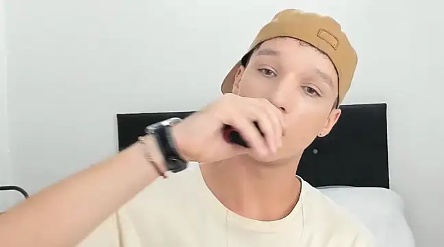 Snapshot of angelcortes chatting on 12/28/24, 10:58 angelcortes online show from 12/28/24, 10:58