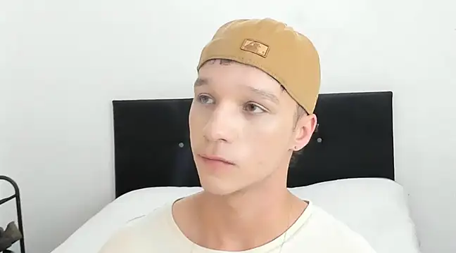 Snapshot of angelcortes chatting on 12/28/24, 01:59 angelcortes online show from 12/28/24, 01:59