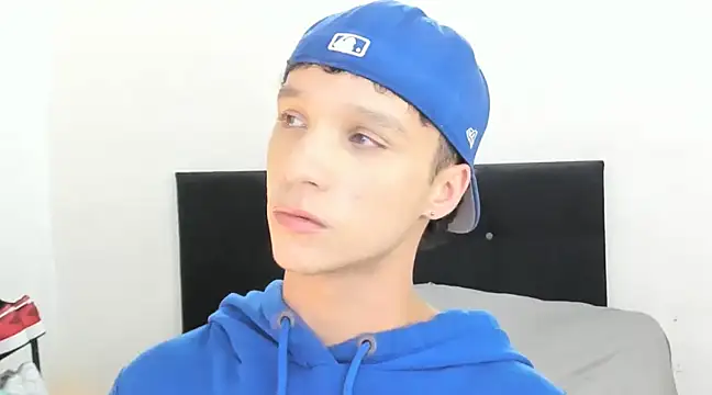 Snapshot of angelcortes chatting on 01/12/25, 06:38 angelcortes online show from 01/12/25, 06:38