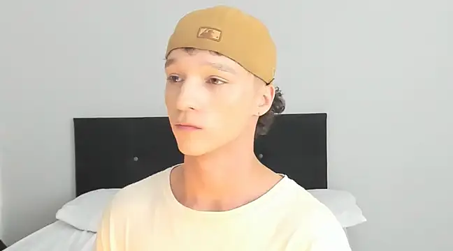 Snapshot of angelcortes chatting on 03/01/25, 06:32 angelcortes online show from 03/01/25, 06:32