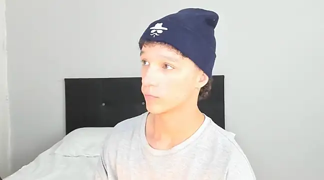 Snapshot of angelcortes chatting on 03/07/25, 08:22 angelcortes online show from 03/07/25, 08:22