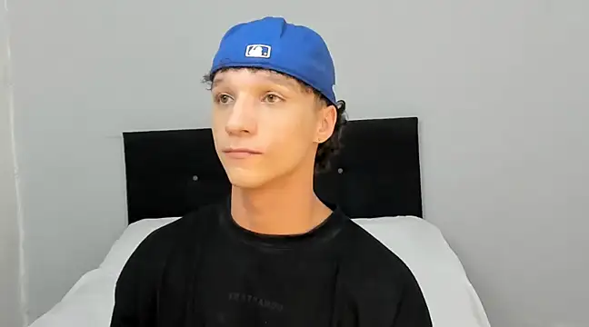 Snapshot of angelcortes chatting on 03/15/25, 01:30 angelcortes online show from 03/15/25, 01:30