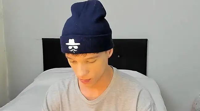 Snapshot of angelcortes chatting on 03/22/25, 03:20 angelcortes online show from 03/22/25, 03:20