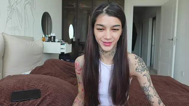 vinkitinkii online show from 10/19/25, 07:09