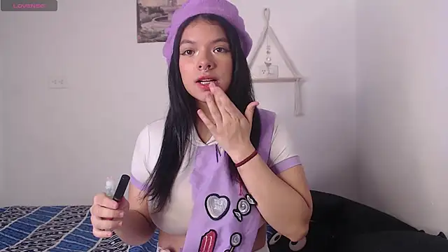 yungelitamor  online show from 02/27/25, 08:17