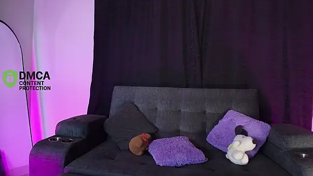 yungelitamor  online show from 05/21/26, 05:25