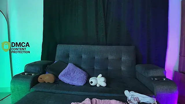 yungelitamor  online show from 06/01/26, 06:04