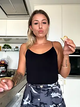 petrouchkaaa  online show from 09/09/25, 08:14