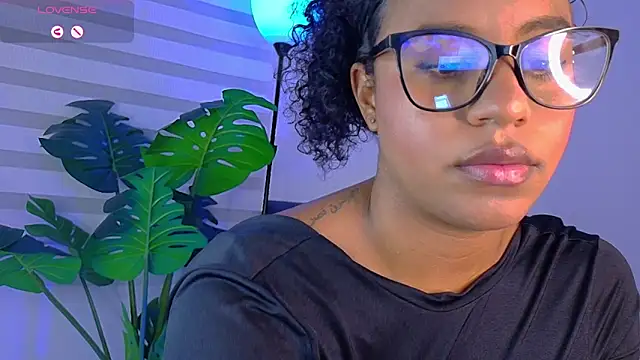 charlotteeruss online show from 10/31/25, 04:35