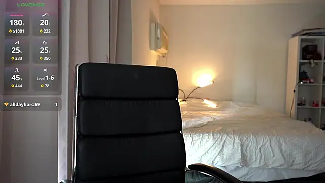 olivia jeas online show from 11/04/25, 09:03