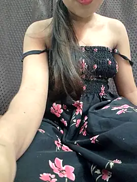 Snapshot of Roshni_98 chatting on 03/12/25, 05:35 Roshni 98 online show from 03/12/25, 05:35