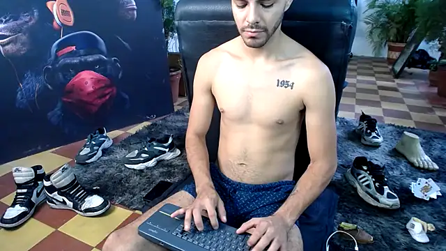 cutehornymax online show from 04/08/26, 02:39