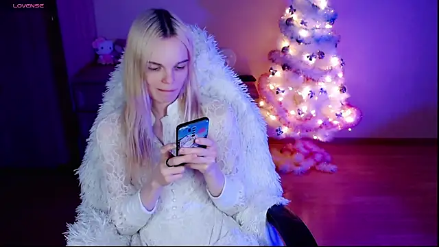 Emily Nyaffee online show from 12/23/24, 12:25