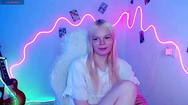 Emily Nyaffee online show from 10/20/25, 06:08