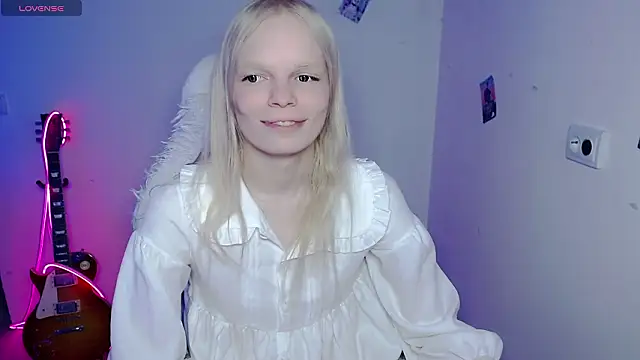 Snapshot of Emily_Nyaffee chatting on 02/08/26, 09:34 Emily Nyaffee online show from 02/08/26, 09:34