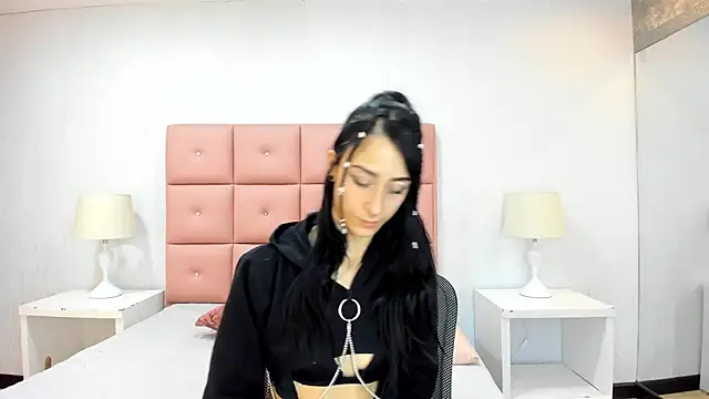 Snapshot of lhiamfit chatting on 01/22/25, 04:02 lhiamfit online show from 01/22/25, 04:02