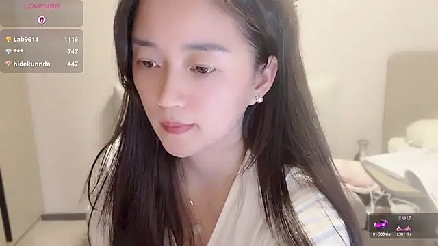 A-xena online show from 10/26/25, 03:18