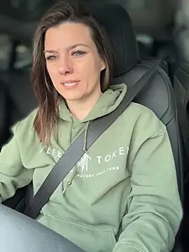 LadyLena1 online show from 02/07/25, 09:26