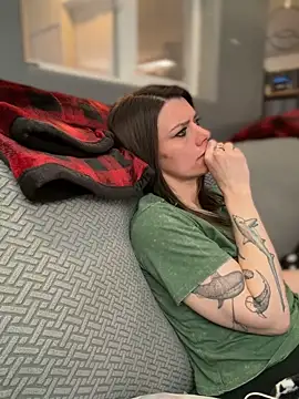 LadyLena1 online show from 12/17/25, 12:05