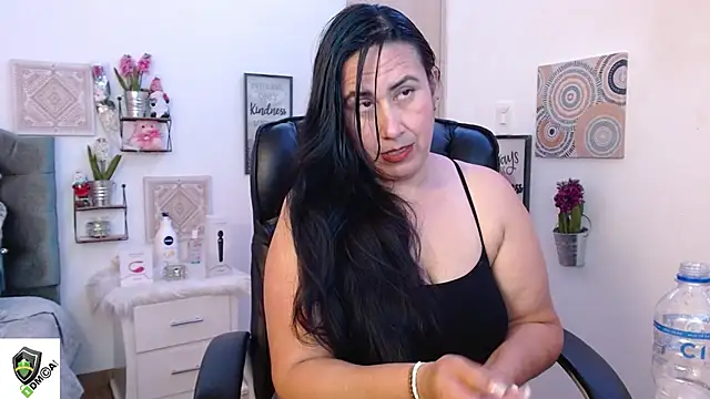 amalia brunette online show from 12/30/24, 11:17