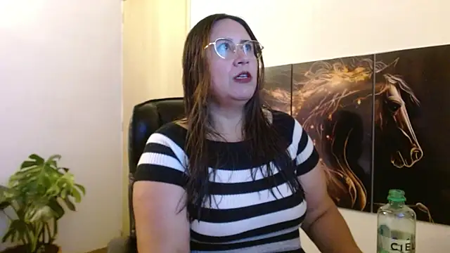 amalia brunette online show from 04/17/26, 09:40