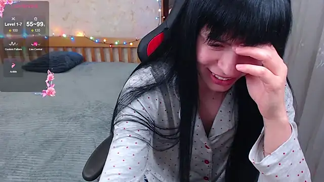 JuicyJess online show from 12/18/25, 09:21