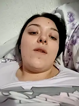 Snapshot of Chubbygrl20 chatting on 11/06/25, 12:44 Chubbygrl20 online show from 11/06/25, 12:44