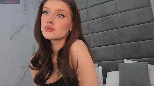 Skinny Alice online show from 10/06/25, 01:25