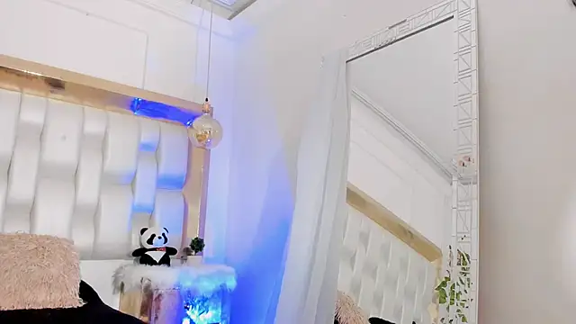 BeckyRusso online show from 02/09/25, 03:23