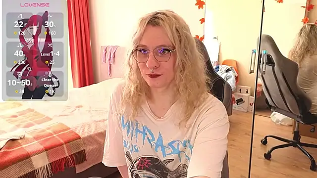 Lori Myaf online show from 10/02/25, 01:29