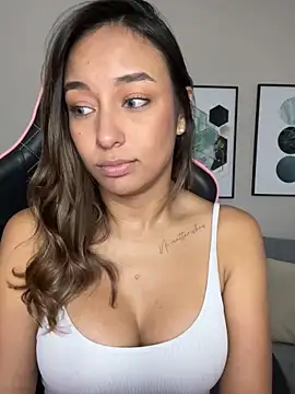 DianaHopson online show from 02/06/25, 12:37