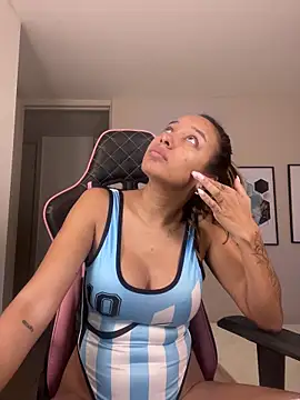 DianaHopson online show from 10/31/25, 10:16