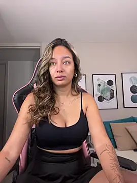 DianaHopson online show from 11/04/25, 10:47