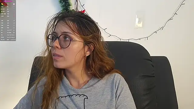 Snapshot of irinasweet27 chatting on 12/14/24, 01:17 irinasweet27 online show from 12/14/24, 01:17