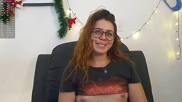 Snapshot of irinasweet27 chatting on 12/22/24, 04:06 irinasweet27 online show from 12/22/24, 04:06