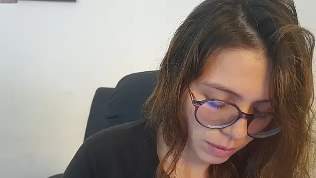 Snapshot of irinasweet27 chatting on 01/30/25, 01:33 irinasweet27 online show from 01/30/25, 01:33