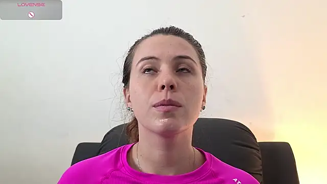 Snapshot of irinasweet27 chatting on 09/19/25, 02:24 irinasweet27 online show from 09/19/25, 02:24
