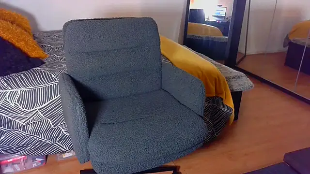 sarametisse26 online show from 01/14/26, 07:14