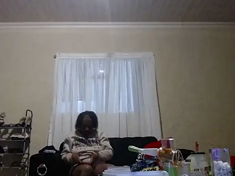 Snapshot of Sister2033 chatting on 05/18/26, 04:24 Sister2033 online show from 05/18/26, 04:24