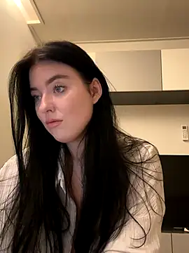 Angela Fosterr online show from 10/31/25, 04:19